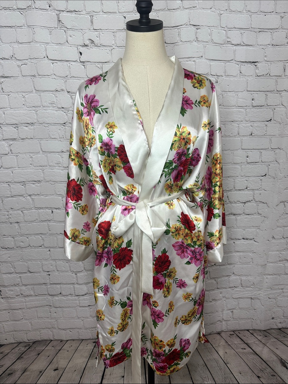 Vintage Victoria’s Secret Satin Robe OSFA Ivory Floral Belted Kimono Style